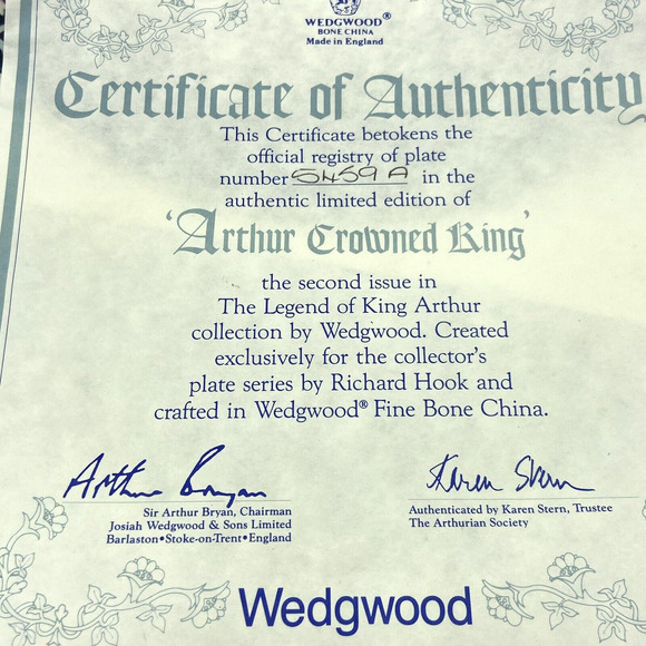 Vtg Wedgwood Bone China England Arthur Crowned King Certificates Included 9"‎ - Picture 8 of 8